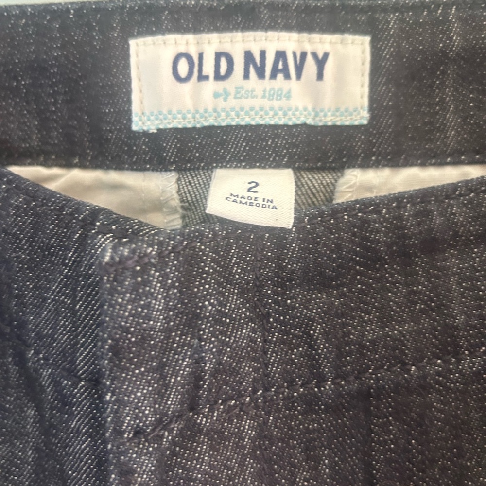 Old Navy Dark Denim Jean Shorts - Picture 4 of 8